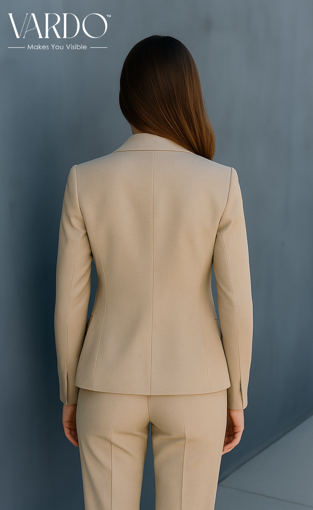 Beige Linen Two-Piece Suit – Natural Grace. Tailored Ease