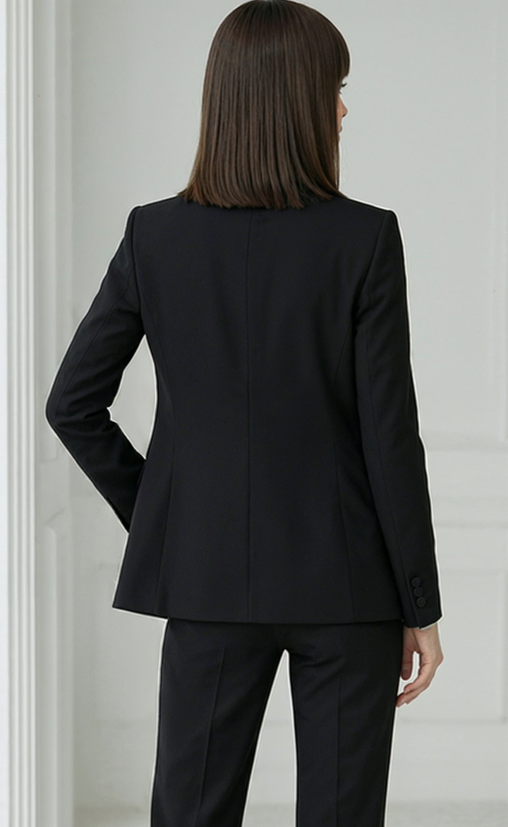 Black Three-Piece Suit – Modern Power in Classic Black