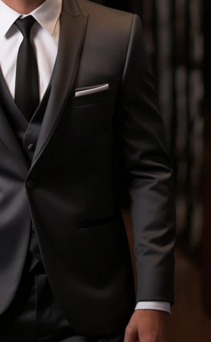 Elegant Dark Grey Three Piece Tuxedo Suit for Men